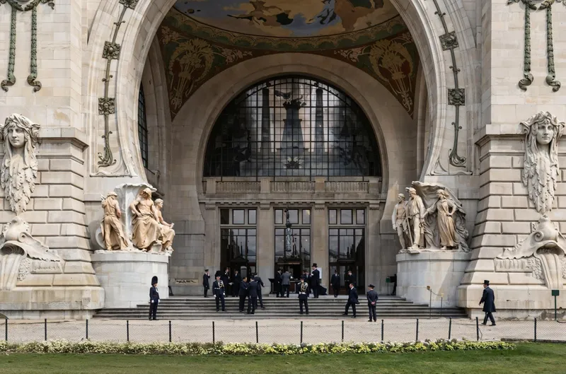 Porche Art nouveau et caryatides d’un palais de l’Exposition de Liège 1905, reconstitution visuelle